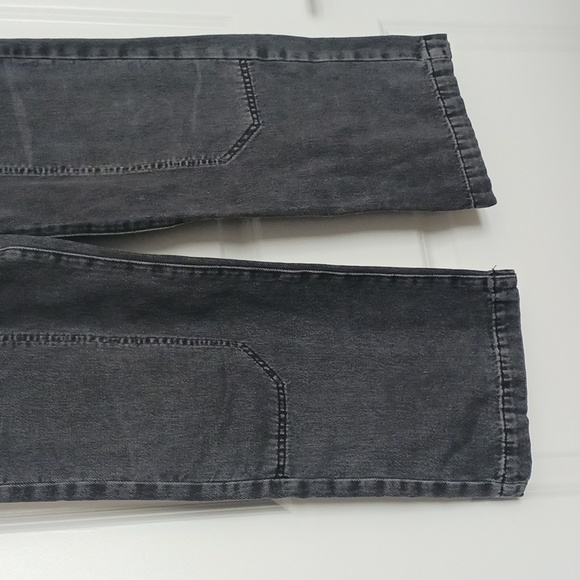 Forever 21 - Premium Cropped Cargo Jeans - Picture 4 of 8